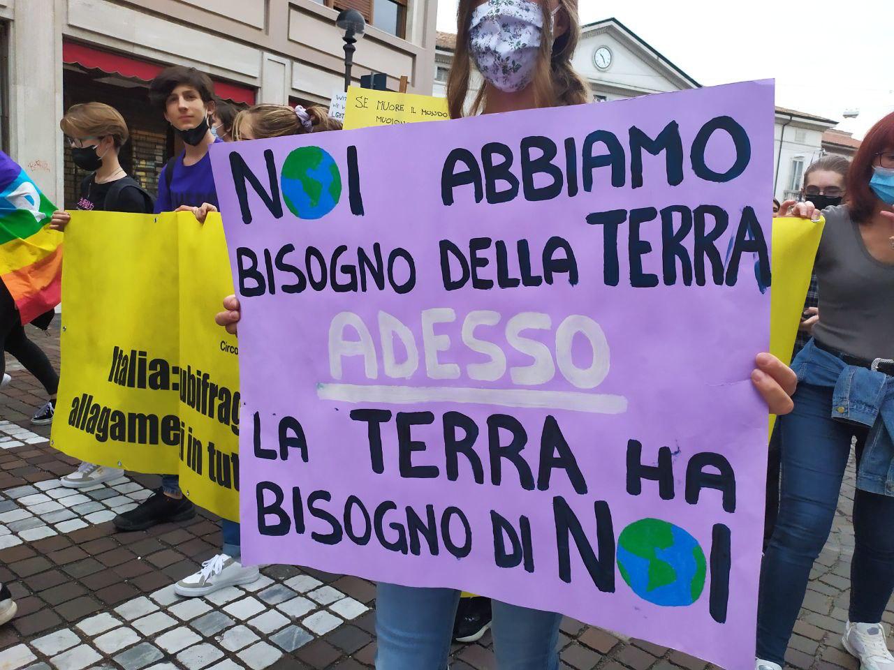 Copertina per Ritorna lo Sciopero per il clima a Gorizia, «chi non agisce è criminale»